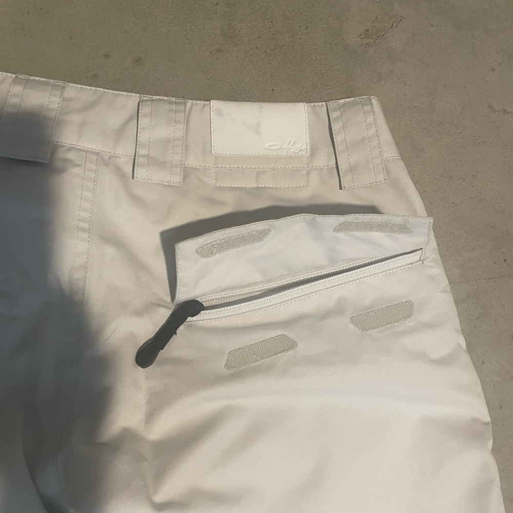 Oakley Women’s Loose-Fit Ski/Snowboard Pants - Picture 8 of 8